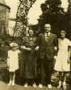 oomThijstanteGreBeaRiet.jpg (42669 bytes)